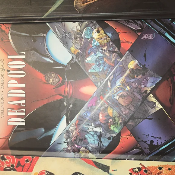 Deadpool Comic Book Set - Picture 4 of 6